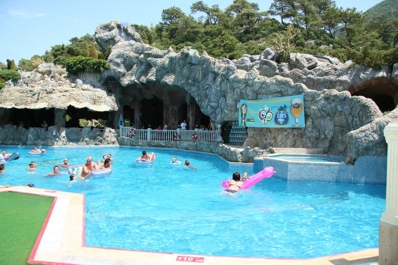 Grand Aquarium Apart İçmeler Exterior foto
