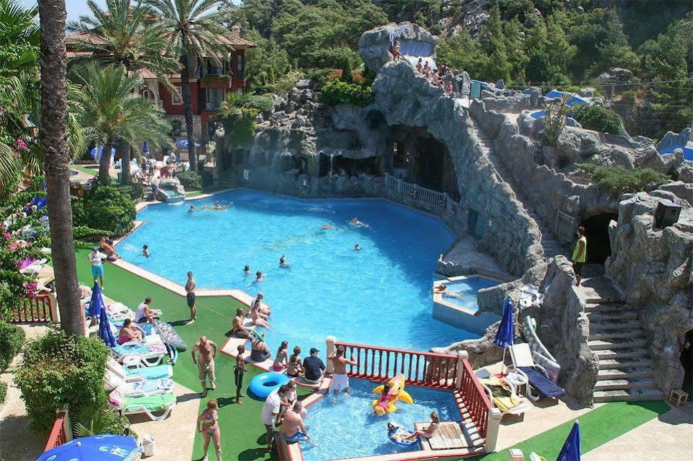 Grand Aquarium Apart İçmeler Exterior foto