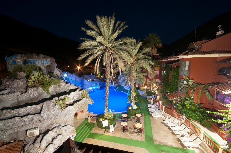 Grand Aquarium Apart İçmeler Exterior foto