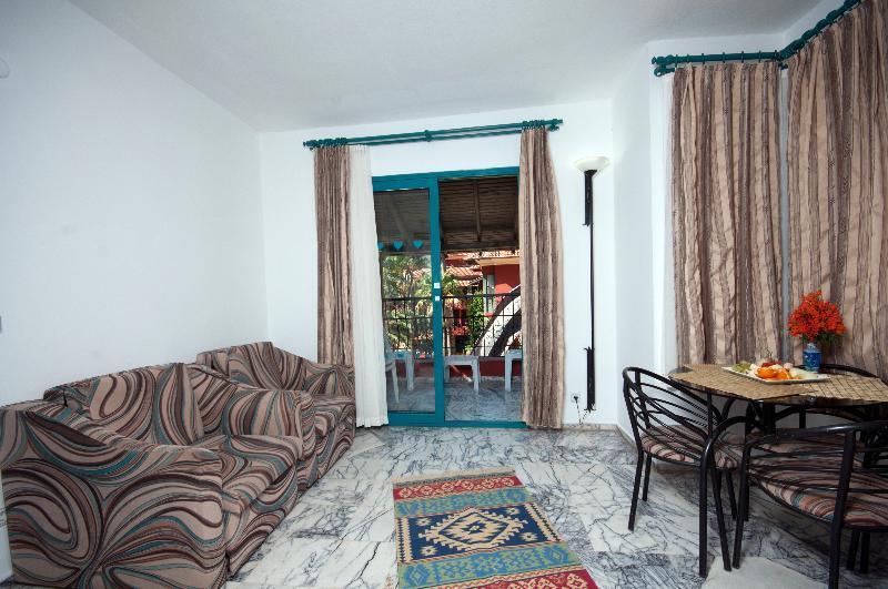 Grand Aquarium Apart İçmeler Exterior foto